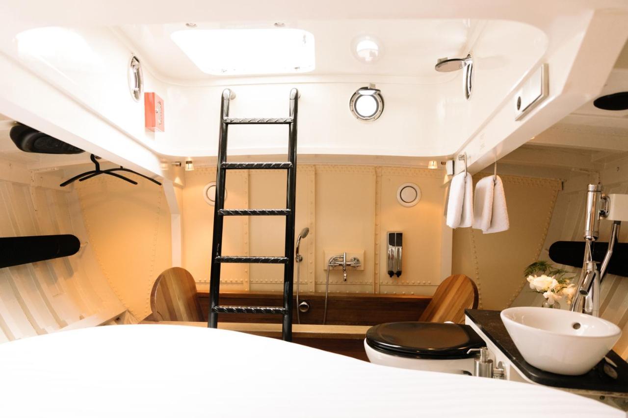 Hotel Reddingsboot Harlingen Boat Exterior foto